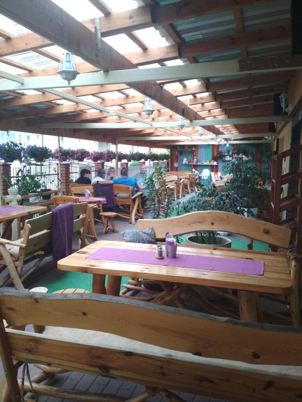 Pensjonat i Restauracja U Zdzicha Rowy  Zewnętrze zdjęcie